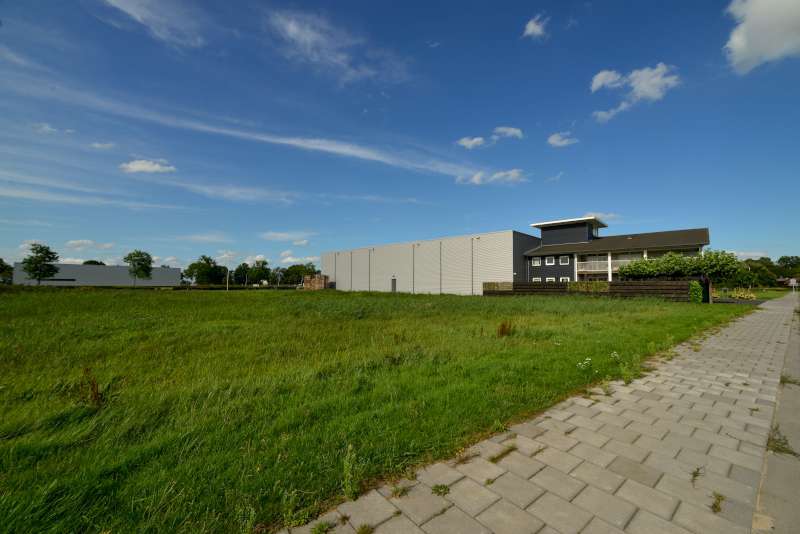 nieuwbouw bedrijfswoning met loods