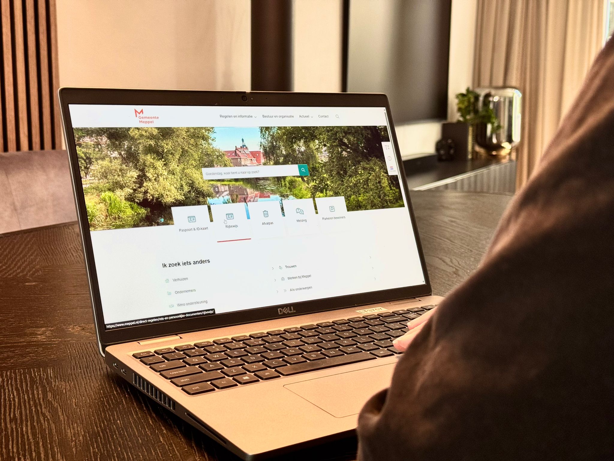 Foto nieuwe website op een laptop