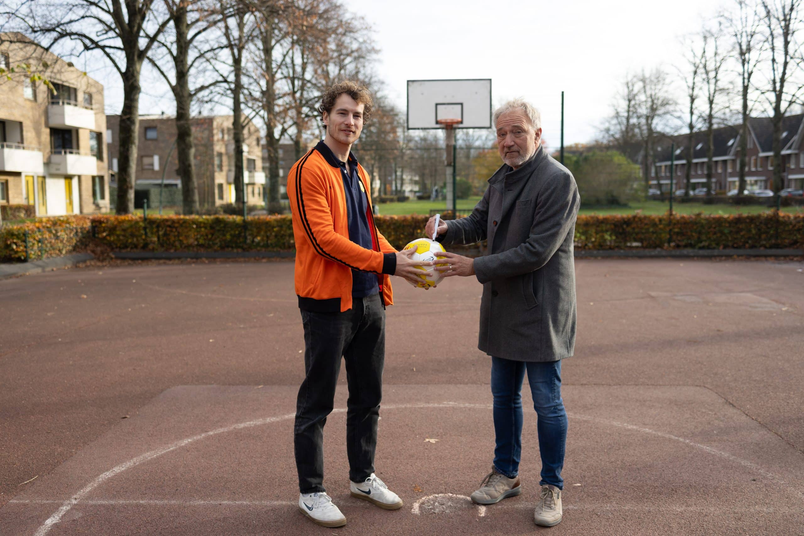 Alfred Peterson en Cruyff Court foundation bevestigen samenwerking